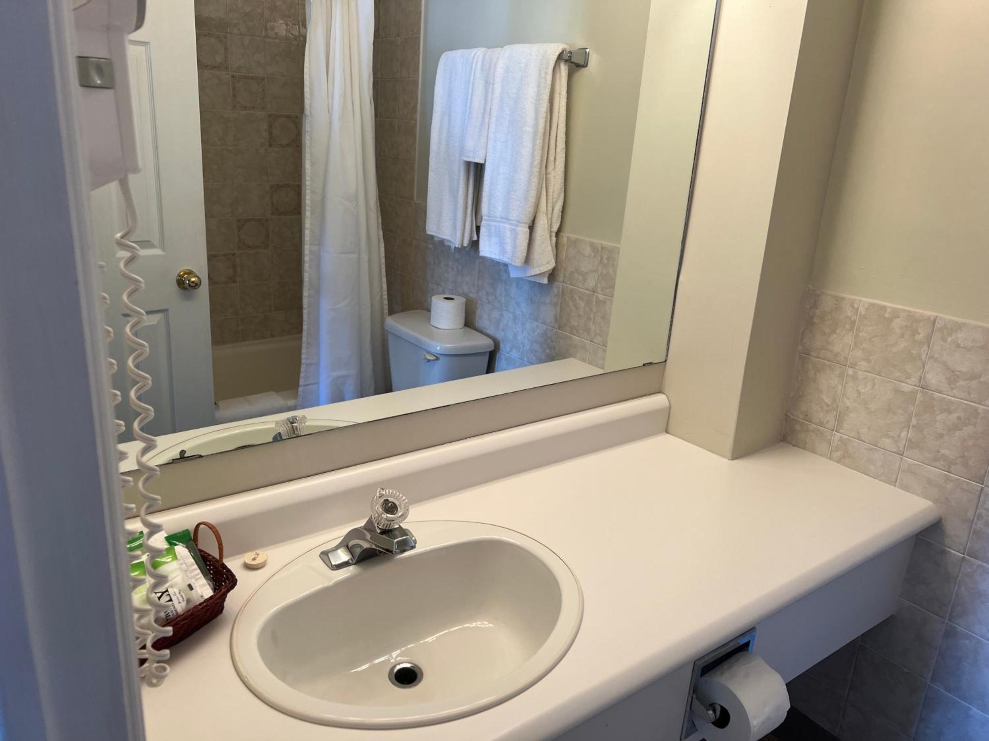 Motel The 3*